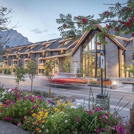 Peaks Hotel And Suites Banff Bagian luar foto