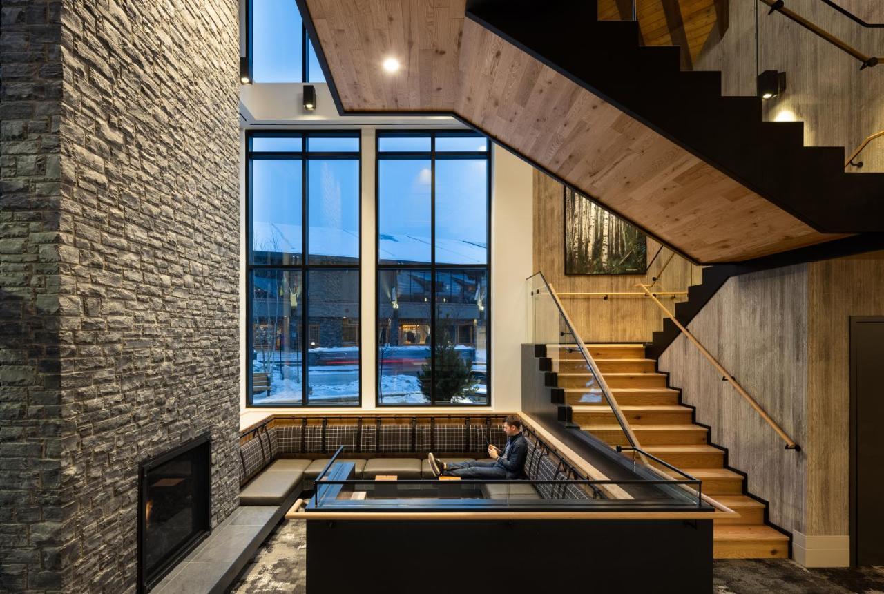 Peaks Hotel And Suites Banff Bagian luar foto