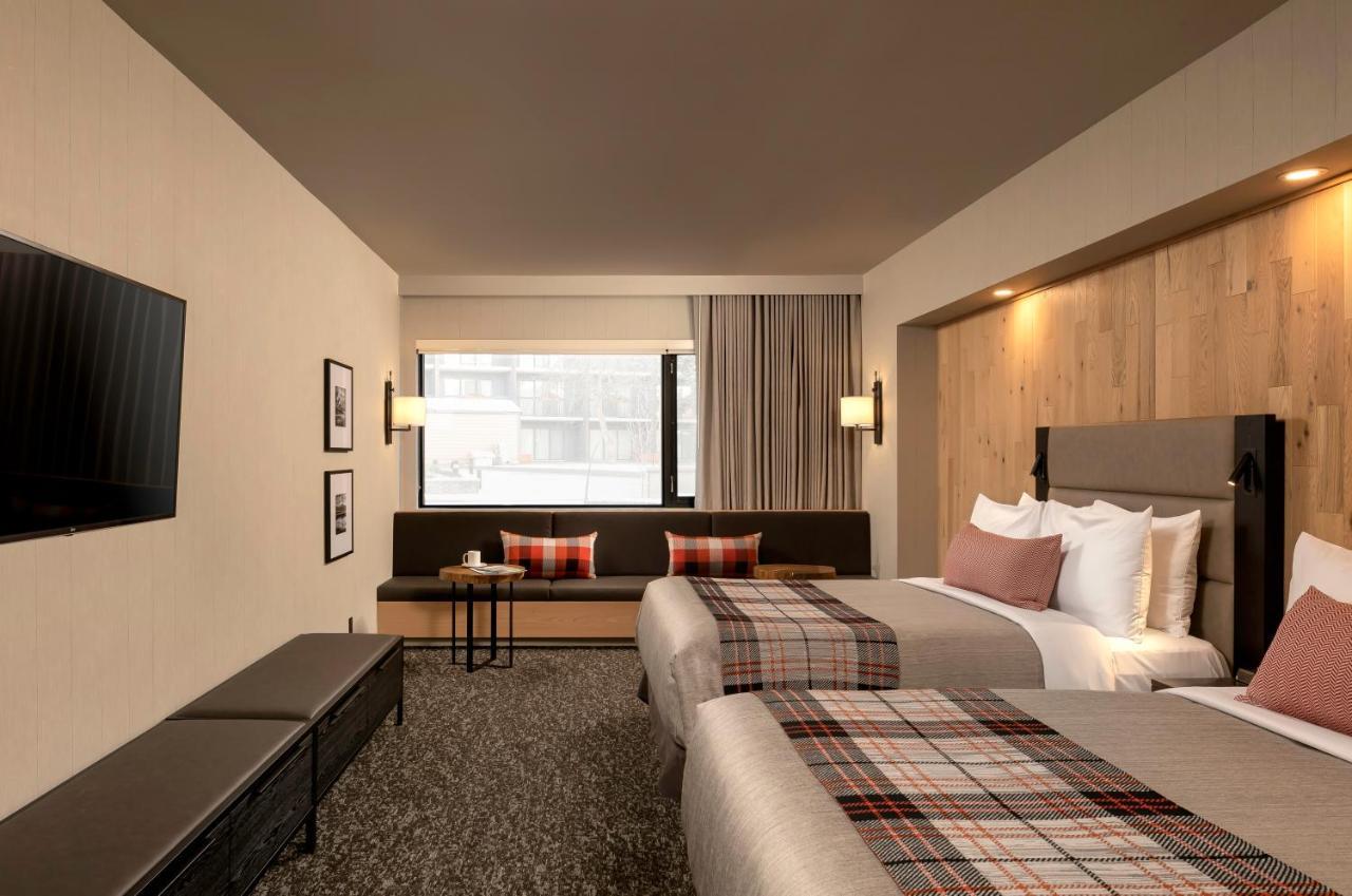 Peaks Hotel And Suites Banff Bagian luar foto