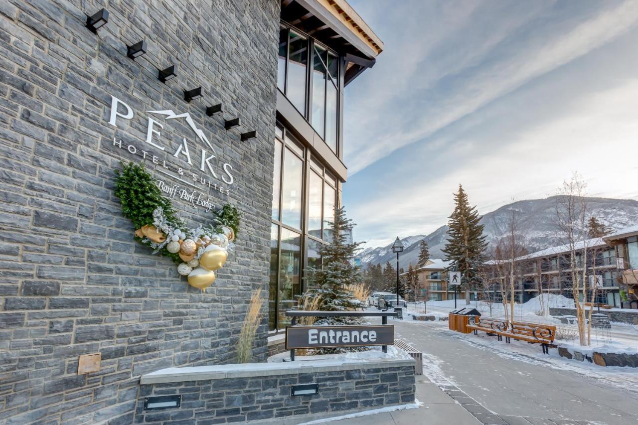 Peaks Hotel And Suites Banff Bagian luar foto