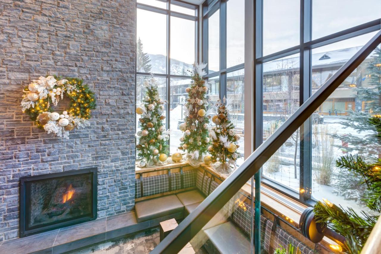 Peaks Hotel And Suites Banff Bagian luar foto