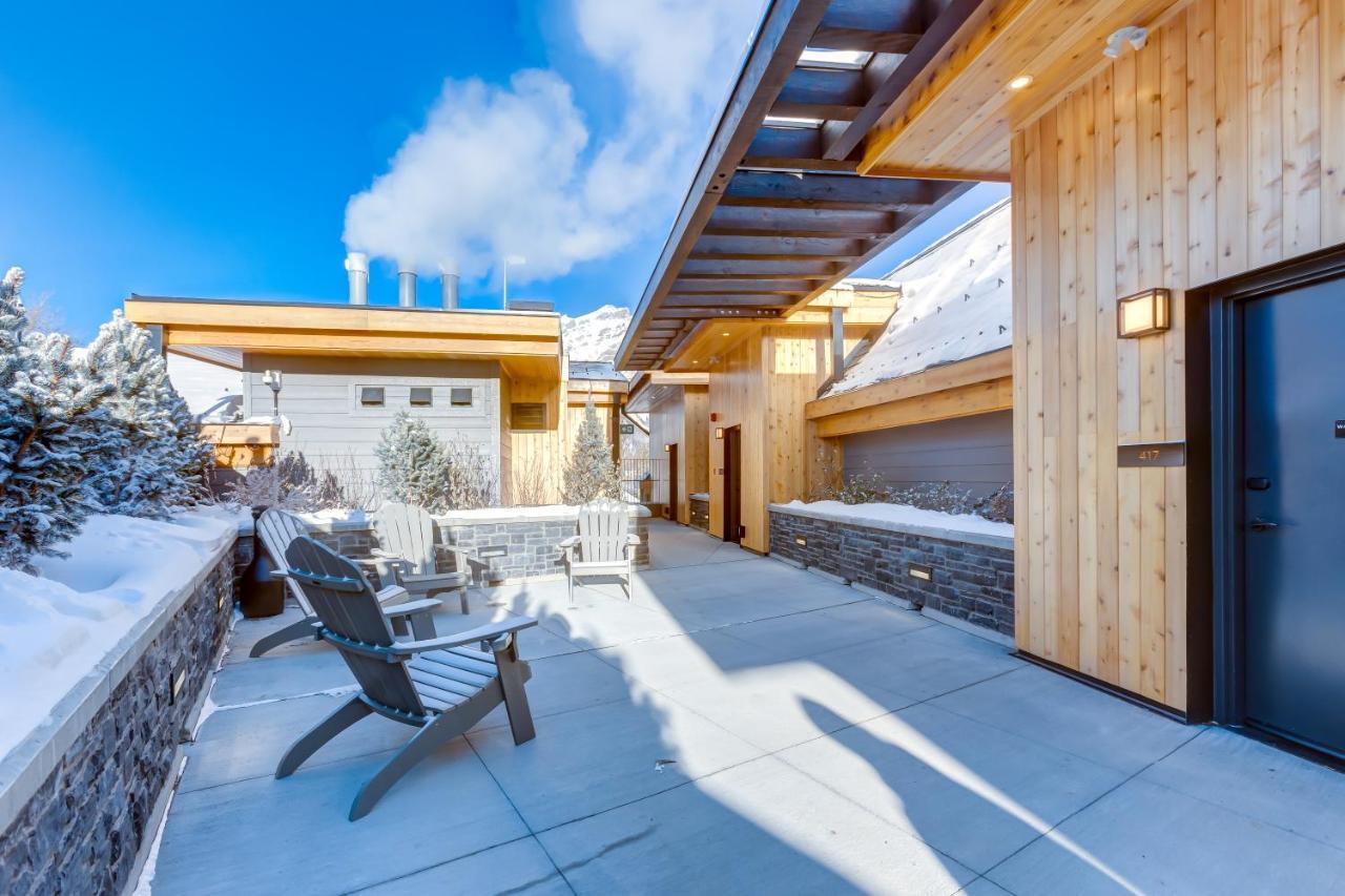 Peaks Hotel And Suites Banff Bagian luar foto