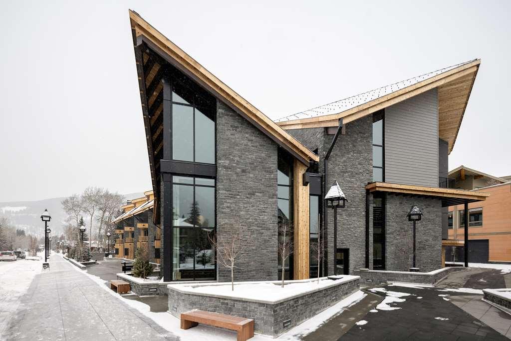 Peaks Hotel And Suites Banff Bagian luar foto